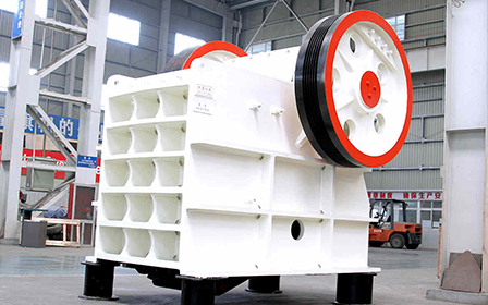 顎式破碎機(jī)實景